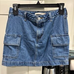 NEW Levi’s ‘94 cargo denim mini skirt